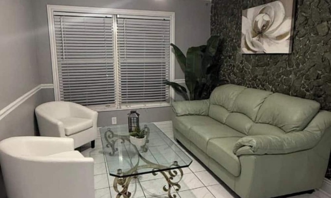 Margate Apartamento | 1-bedroom apartment in welcoming Margate our charming private suite apartment