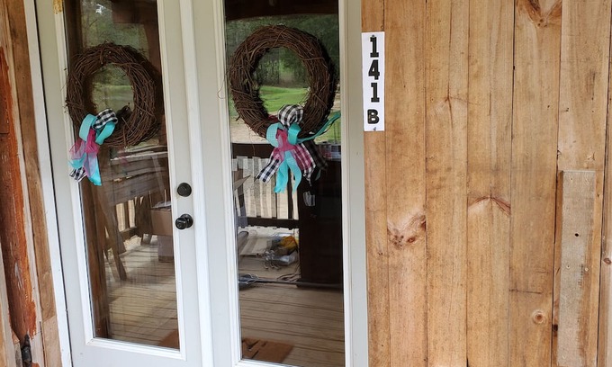 Winona Casa | Charming 3-bedroom barn in quaint Winona with AC