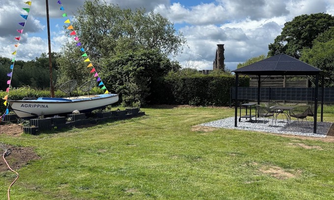 Rinteln Casa | Vacation home Weserblick, House Forelle. Directly on the Weser, in the town of Rinteln.
