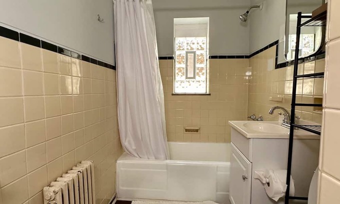 Mount Vernon Apartamento | Amazing Downtown Location! Quiet & Spacious!