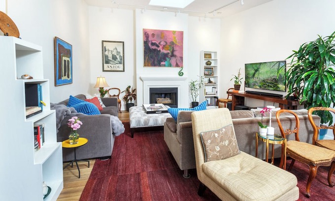 Sonoma Casa | Charming Garden 2bdrm 2ba on Quiet Cul-de-Sac Walkable to Shopping & Plaza