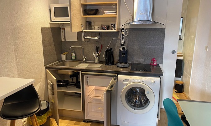 Malzeville Apartamento | Nancy, Superb air-conditioned studio 3 minutes from Place Stanislas, WIFI, fitted kitchen