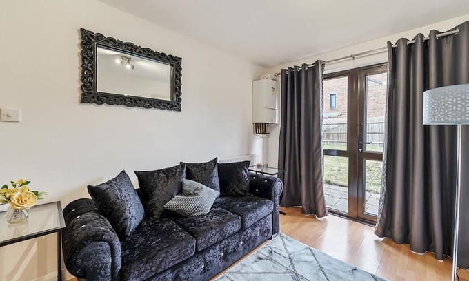 Weybridge Apartamento | Cosy 1Bed Weybridge Ideal for 2! | Pass the Keys