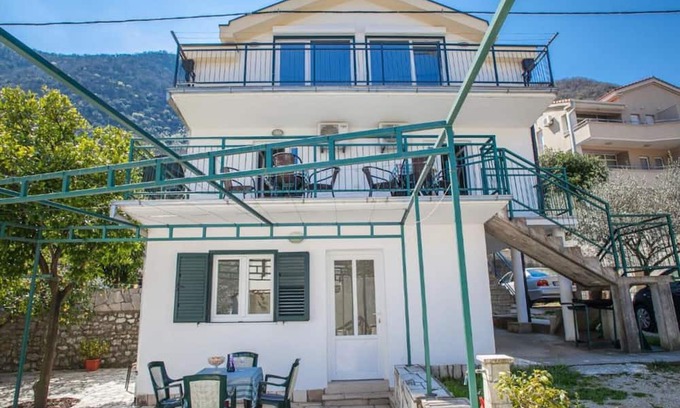 Kotor Municipality Apartamento | Charming Seaside Escape in Kotor - One Bedroom Apartment with Garden 3
