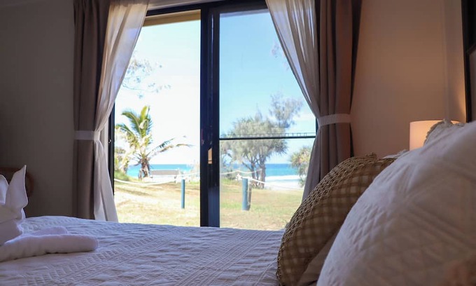 Fraser Coast Casa | Heaven on earth - Beachfront Beach House on 75 Mile Beach