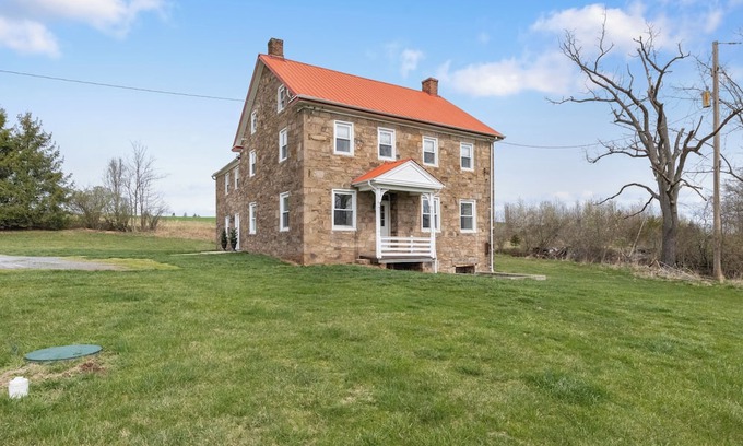 York Otro | DOVER HILTON FARMHOUSE