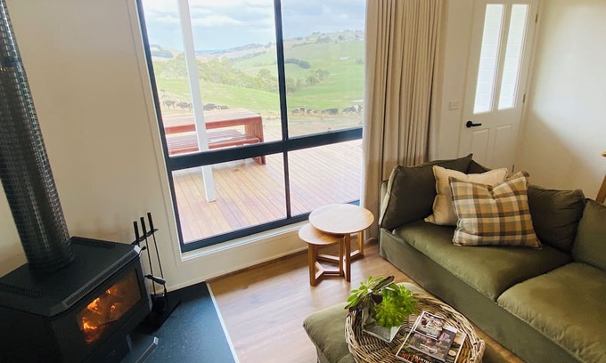 Korumburra Cabaña | Stunning Country Views @ Oak Vue Cottage