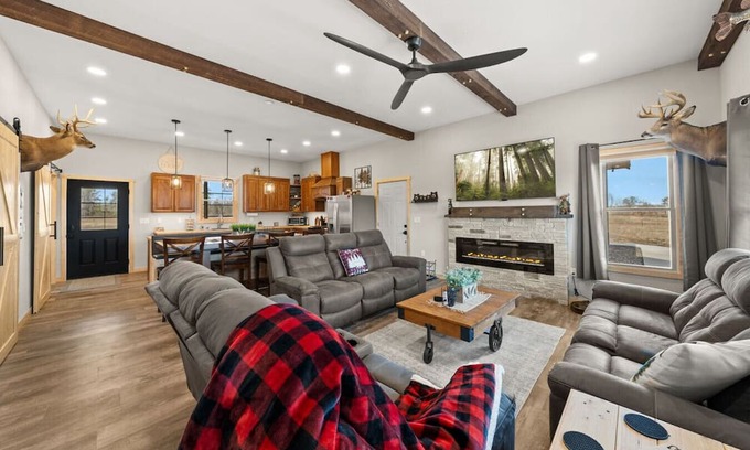 Markville Casa | Hibernation Station - 6BR On the Trails!