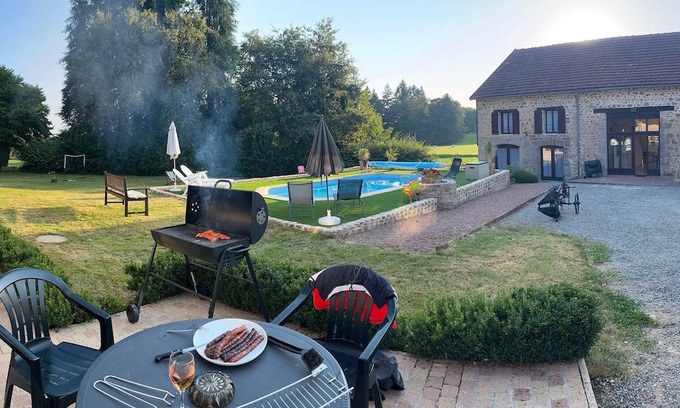Saint-Dizier-Leyrenne Casa | The Bleuet Gite