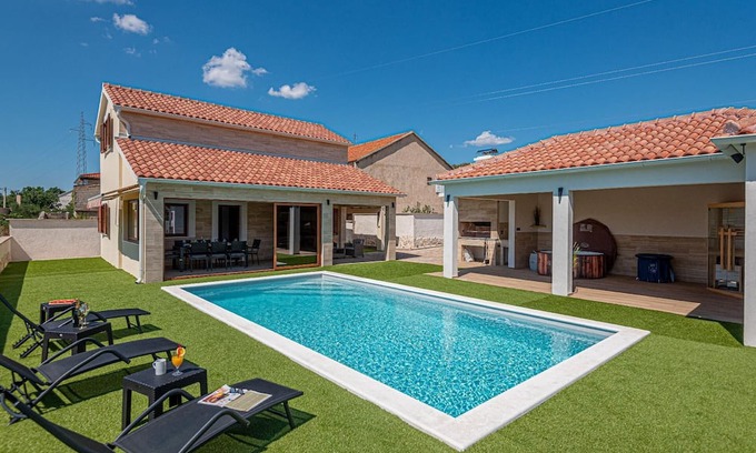 Sibenik Casa | Holiday house Sibenik for 1 - 6 persons with 2 bedrooms - Holiday house