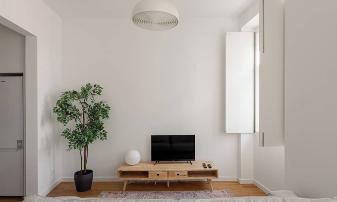 Santo Amaro Apartamento | Lisbon Living Alcântara – Modern 2BR Flat