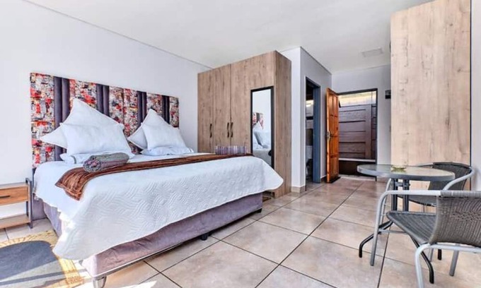 Woodmead Apartamento | Advas bachelor bliss