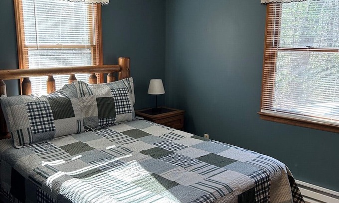 Springmaid Mountain Cabaña | Pet Friendly Cottage in Spruce Pine NC