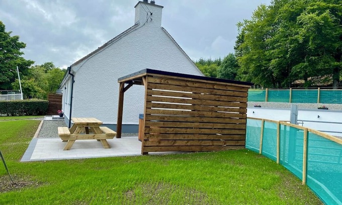 Coleraine Cabaña | Peaceful countryside escape with hot tub and outstanding countryside views