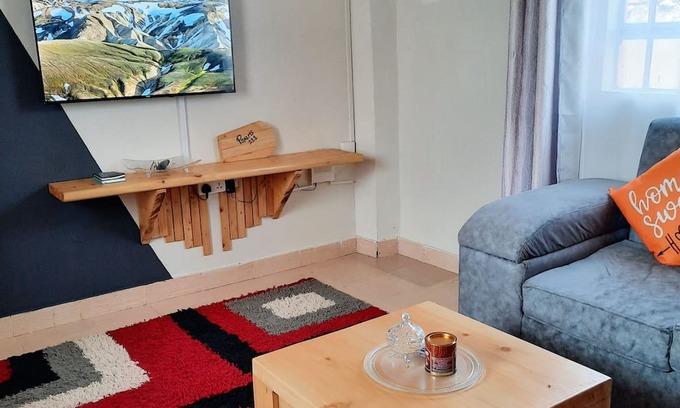 Sagana Casa | 1 bedroom glamorous, cozy stay in Sagana Town,fast Wi-Fi & Secure parking.