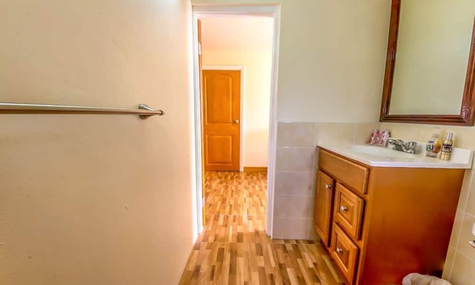Little Bay Apartamento | Cozy 1-bedroom Studio Apartment in Montserrat with WiFi, and AC