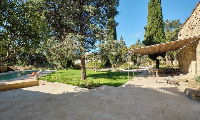 Vers-Pont-du-Gard Otro | My family home