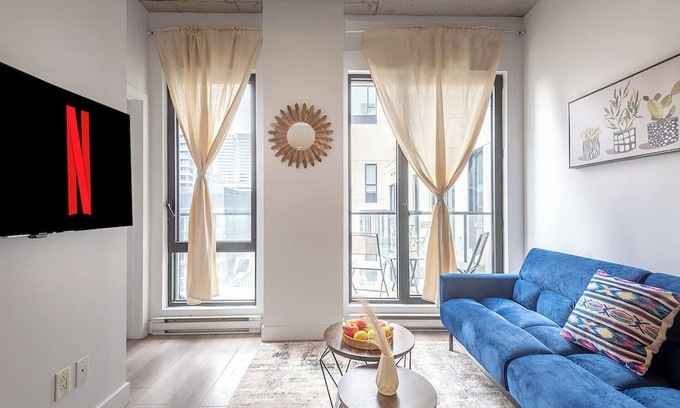 International District Apartamento | Square Victoria - Balcony - Downtown View