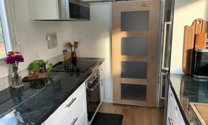 Hudson Casa | Luxury Tiny House on Wheels in Hudson