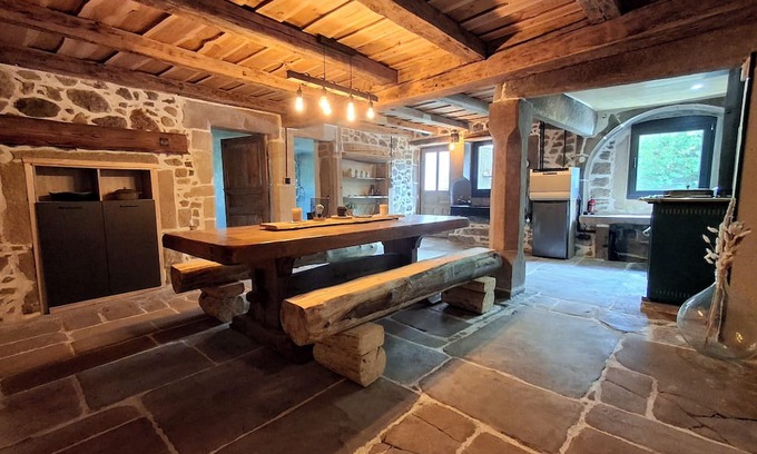 Ternuay-Melay-et-Saint-Hilaire Otro | Gîte, former Comtois farmhouse