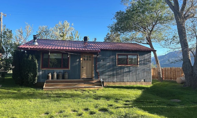Gardnerville Cabaña | Fantastic 2-bedroom cottage in Gardnerville,NV. Just 20 minutes from Lake Tahoe.