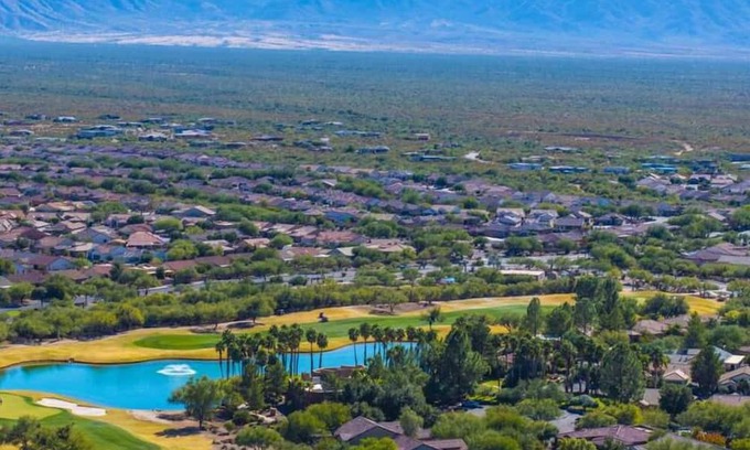 Quail Creek Casa | Resort style in renowned golf community