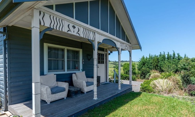 Jerrara Casa | Kelly Cottage ~ Immersed in the tranquility of nature in the scenic landscape of Jerrara