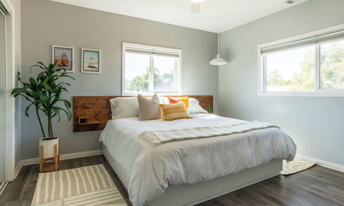 Belmont Heights Casa | A 2bed 2bath modern coastal vibe made for your perfect Southern California stay!