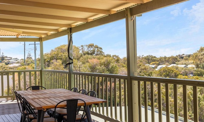 Preston Beach Casa | Sand Dunes Preston Beach Family Escape with wifi