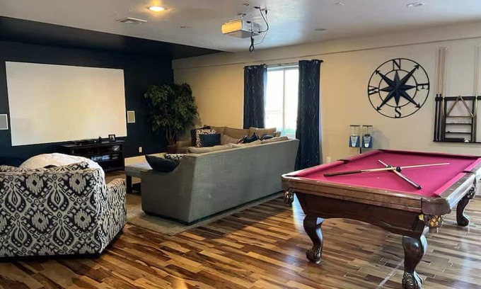 Santa Clara Casa | Large walk out basement with gorgeous views in tranquil Santa Clara