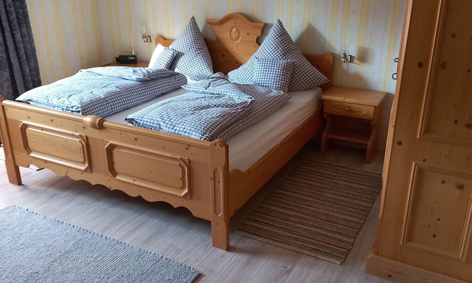 Altusried Cama Y Desayuno | DOPPELZIMMER in FRAUENZELL Cyclists and bikers welcome