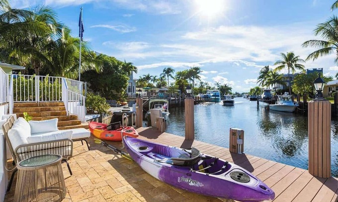 Pompano Isles Casa | Adorable Villa with water front in Pompano