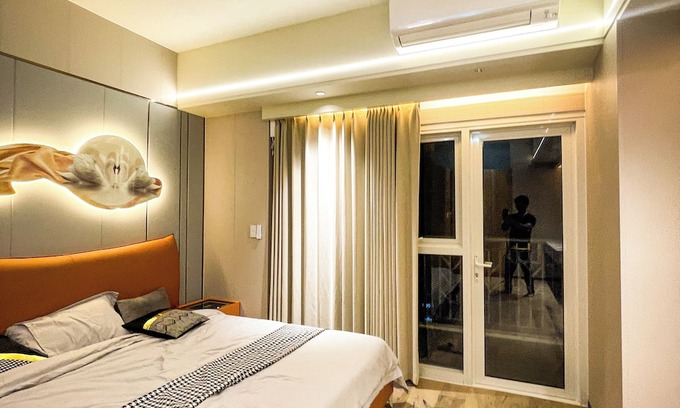 Tambo Apartamento | Luxurious 4-bedroom with Sunset & Pool View across Okada Manila Bay near Airport
