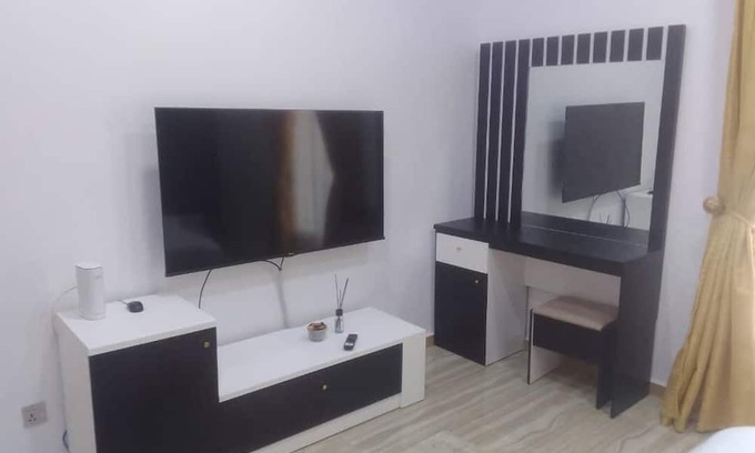 Yenagoa Apartamento | Chic 1-bedroom apartment with AC, WiFi in fabulous Yenagoa, city center Bayelsa