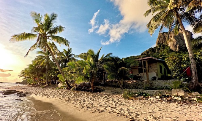 Waya Lailai Casa | Paradise Village Homestay in Yasawa Islands, Fiji. Wifi available!