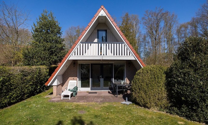 Zwiggelte Casa | Nightingale I Holiday Home with Lovely Garden