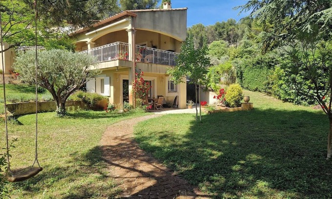 Gemenos Casa | Large T2 with parking and garden