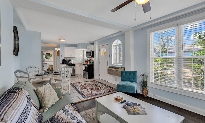 Murrells Inlet Casa | Marsh Estate: 3-Units + Theater Room! Putting!