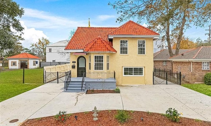 Gentilly Casa | Spacious 4-bedroom house in wonderful New Orleans with WiFi, AC