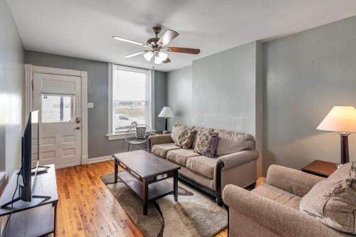 Southwest Garden Casa | Historic First Floor Tower Grove Unit with 4 queen beds STL 1W
