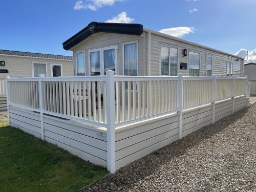 Lossiemouth Casa | Laineys Haven caravan at Silversands