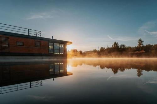 Klitten Alquiler De Eote | Hausboot Malibu Sunrise