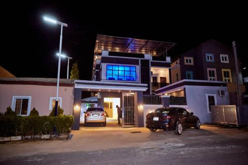 Orozo Hotel | Empire Suite and Apartments