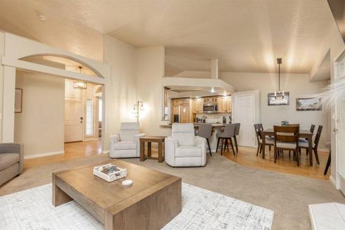 Eagle Casa | Hogan's Fairway Landing