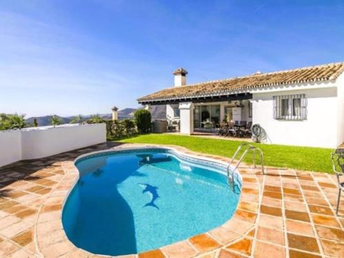 Istan Villa | Luxury villa Marbella beach with swimming pool and barbacue