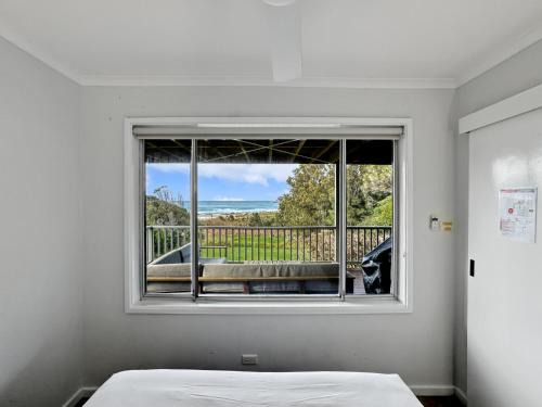 Malua Bay Casa | Beachside 2-Bed with Ocean Views & Alfresco Dining
