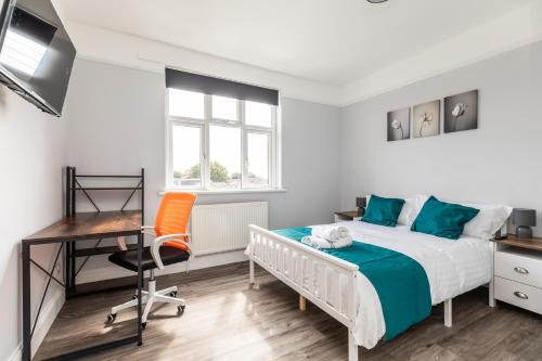 Bradley Stoke Casa | Dove Court Travel Lodge 4 - First Floor Ensuite