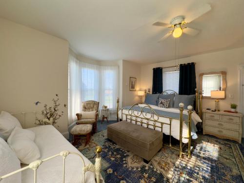 Gypsum Cama Y Desayuno | Victorian Inn Bed & Breakfast Room 1 The Nest Nook
