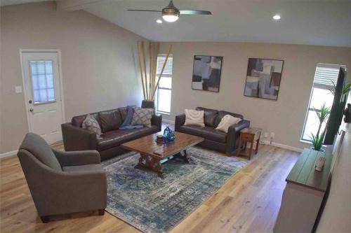Celina Casa | Tranquil Retreat: 3BR Haven near Celina Sq