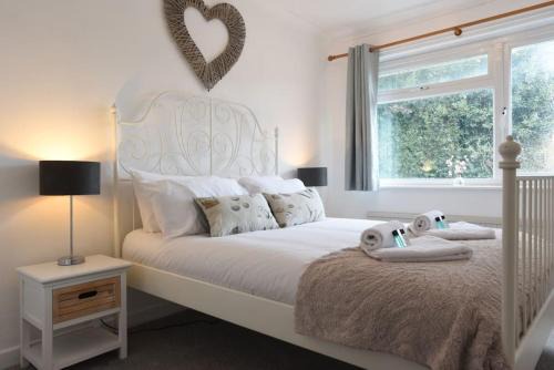 Alverstoke Casa | Spacious Family Home Sleeps 6